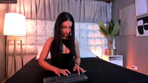 samantha_velle online show from April 25, 2:03 pm