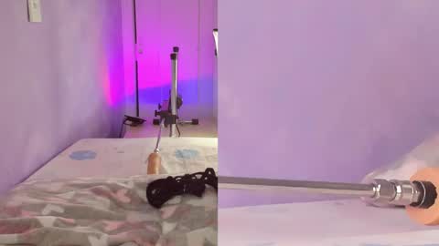 Snapshot of samantha_zc8 chatting on May 6, 10:53 am samantha_zc8 online show from May 6, 10:53 am