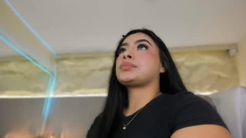Snapshot of samanthaa_22_ chatting on May 14, 11:17 am Samanthaa online show from May 14, 11:17 am