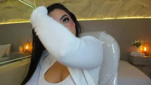 Snapshot of samanthaa_22_ chatting on May 18, 12:00 pm Samanthaa online show from May 18, 12:00 pm
