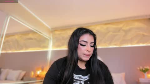 Snapshot of samanthaa_22_ chatting on June 3, 11:24 am Samanthaa online show from June 3, 11:24 am