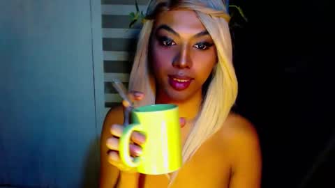 Snapshot of samanthag_17 chatting on December 4, 7:44 pm Samantha online show from December 4, 7:44 pm