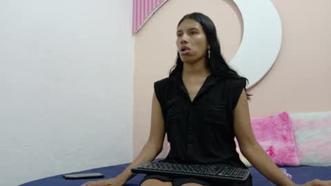 samanthalaurent online show from June 1, 7:04 pm