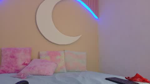 samanthalaurent online show from June 11, 2:53 am