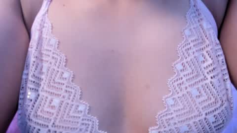 Snapshot of samanthamoonsx chatting on July 10, 11:40 pm Samantha online show from July 10, 11:40 pm