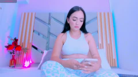  SAMANTHA online show from April 29, 9:10 pm