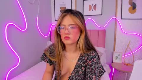 Snapshot of samanthapeachs chatting on October 17, 12:08 pm Alejandra online show from October 17, 12:08 pm