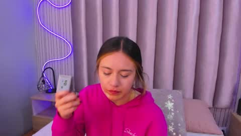 Snapshot of samanthapeachs chatting on November 6, 11:55 am Alejandra online show from November 6, 11:55 am