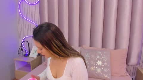 Snapshot of samanthapeachs chatting on November 13, 12:15 pm Alejandra online show from November 13, 12:15 pm