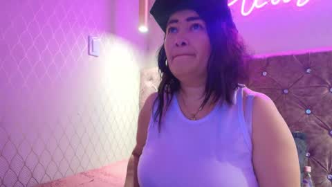 Snapshot of samanthasyedx chatting on May 18, 3:57 am samanthasyedx online show from May 18, 3:57 am