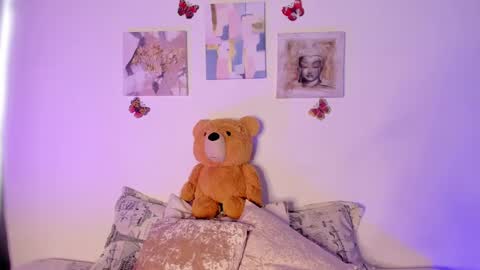 Samara is my name a pleasure delighted that you are here leave your thumb up it is important to me online show from February 2, 7:46 pm