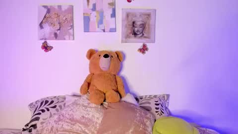 Samara is my name a pleasure delighted that you are here leave your thumb up it is important to me online show from February 9, 9:06 pm