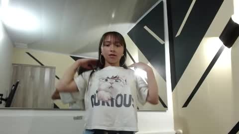 Snapshot of samara_purple chatting on January 9, 2:29 pm Dafne  online show from January 9, 2:29 pm