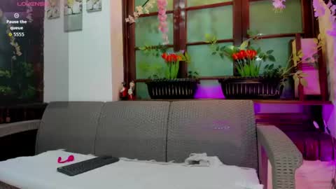 Snapshot of samara_selene chatting on June 12, 3:27 am SAMARA online show from June 12, 3:27 am