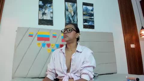 Snapshot of samaraa_smith1 chatting on July 4, 12:44 pm samaraa_smith1 online show from July 4, 12:44 pm