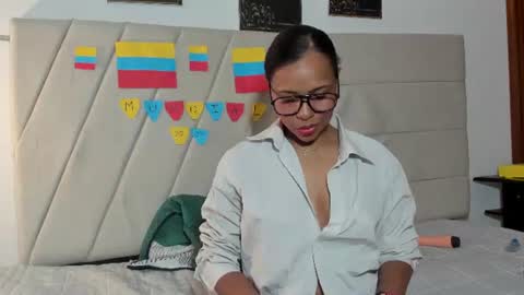 Snapshot of samaraa_smith1 chatting on July 16, 12:11 pm samaraa_smith1 online show from July 16, 12:11 pm