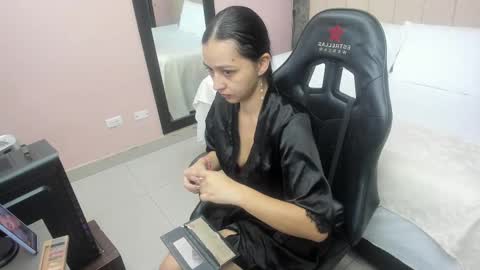 Sara  online show from February 14, 11:31 am