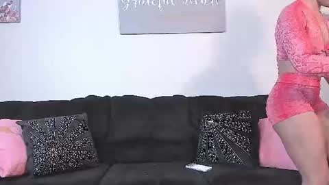 Snapshot of samatha1998 chatting on June 17, 3:42 am Yaya online show from June 17, 3:42 am