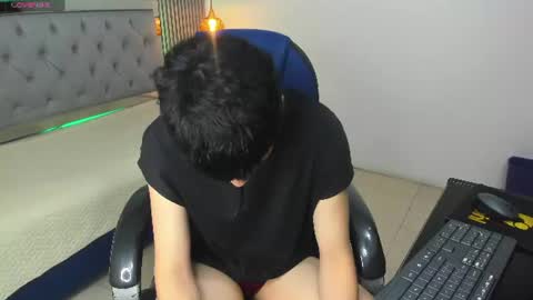Snapshot of samblack_ chatting on June 19, 1:37 pm Sam online show from June 19, 1:37 pm