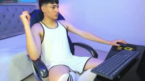 Snapshot of samblack_ chatting on June 30, 2:07 pm Sam online show from June 30, 2:07 pm