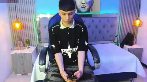 Snapshot of samblack_ chatting on July 1, 1:02 pm Sam online show from July 1, 1:02 pm