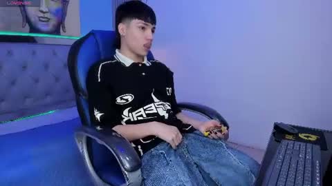 Snapshot of samblack_ chatting on July 22, 12:30 pm Sam online show from July 22, 12:30 pm