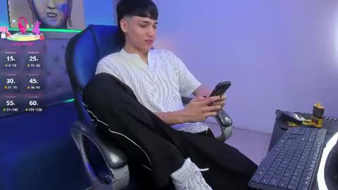 Snapshot of samblack_ chatting on July 30, 1:21 pm Sam online show from July 30, 1:21 pm