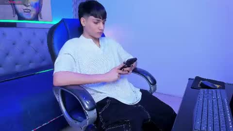 Snapshot of samblack_ chatting on August 5, 12:30 pm Sam online show from August 5, 12:30 pm