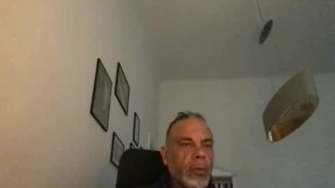Snapshot of samcool67 chatting on April 19, 8:35 am Sam online show from April 19, 8:35 am