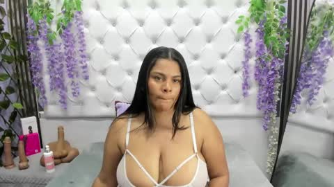 Snapshot of samevanshot chatting on May 28, 9:23 pm samevanshot online show from May 28, 9:23 pm