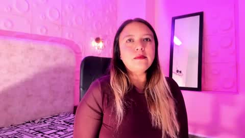 Snapshot of sami_1_8 chatting on May 21, 3:24 am Samy online show from May 21, 3:24 am