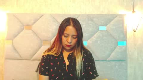 Snapshot of sami_1_8 chatting on June 1, 7:37 pm Samy online show from June 1, 7:37 pm
