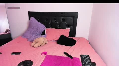 samiacooper25 online show from January 11, 12:26 am