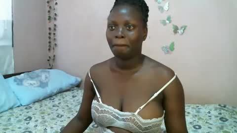 Snapshot of samiagirl22 chatting on March 4, 10:02 am nina online show from March 4, 10:02 am