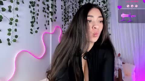 Snapshot of samii_evanns chatting on June 11, 4:32 am Samii Evans online show from June 11, 4:32 am