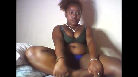 Snapshot of samirah_69 chatting on April 16, 9:39 pm samirah_69 online show from April 16, 9:39 pm