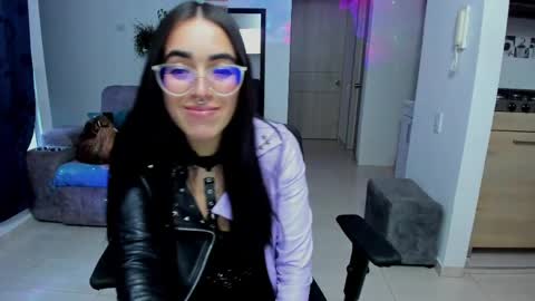Snapshot of samismith77 chatting on May 5, 11:02 pm SARA online show from May 5, 11:02 pm