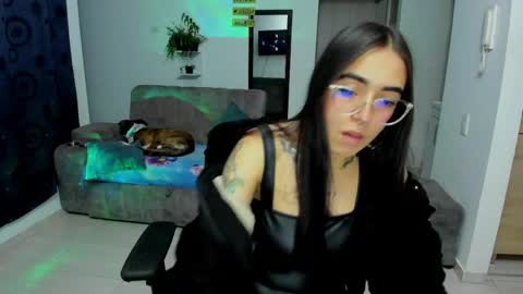 Snapshot of samismith77 chatting on May 19, 11:22 pm SARA online show from May 19, 11:22 pm