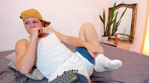 Sam online show from March 9, 8:24 pm