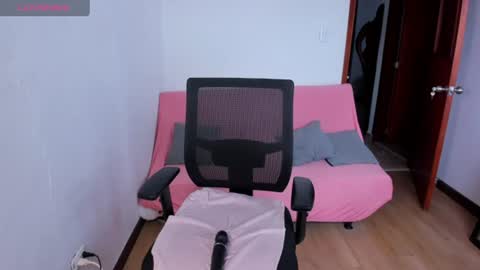 Luisa online show from August 4, 4:31 pm