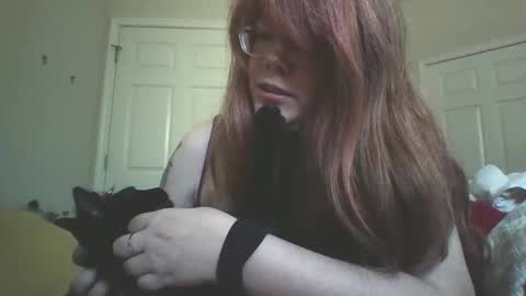 Snapshot of sammy_lyn chatting on June 5, 2:45 pm Sam online show from June 5, 2:45 pm