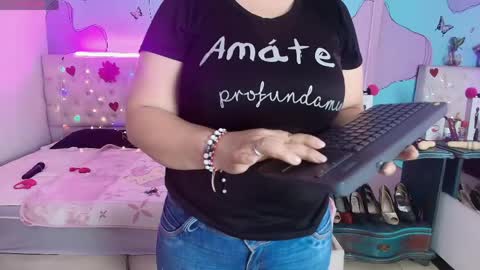 Snapshot of sammy_mature_ chatting on May 11, 9:34 pm Sammy online show from May 11, 9:34 pm