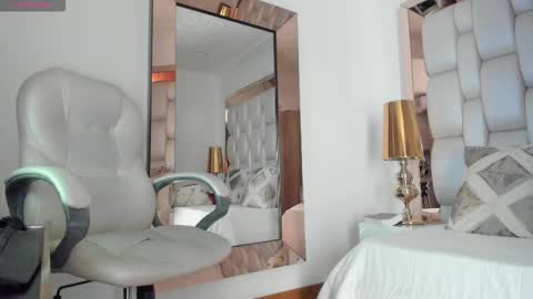 Snapshot of sammy_rios chatting on October 24, 6:15 pm Sammy online show from October 24, 6:15 pm