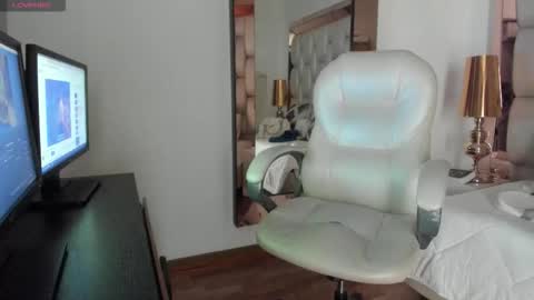 Snapshot of sammy_rios chatting on November 4, 6:18 pm Sammy online show from November 4, 6:18 pm