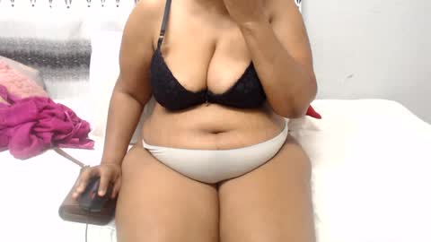Snapshot of sammyxxx393 chatting on June 15, 6:04 am sammyxxx393 online show from June 15, 6:04 am