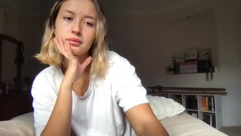 Snapshot of sammyygirlxx chatting on April 28, 10:37 pm Sammy online show from April 28, 10:37 pm