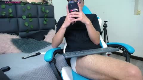 Snapshot of samuel_dark chatting on April 9, 1:38 am samuel_dark online show from April 9, 1:38 am