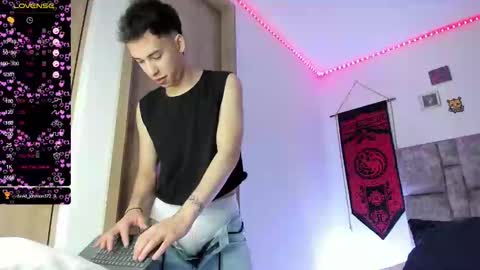 Snapshot of samuel_larssen chatting on December 13, 3:11 pm Christian Samuel online show from December 13, 3:11 pm