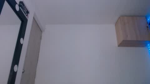   online show from December 11, 9:52 am