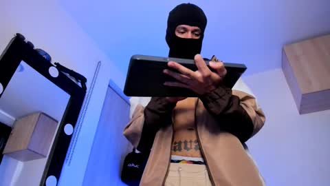   online show from September 26, 7:07 pm